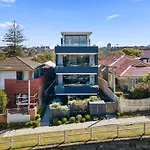 Coogee Beachside Penthouse 7